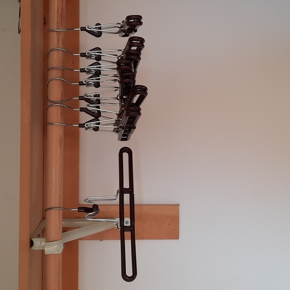 Honey-can-do clothes hangers with clamp 360 swivel hook. - Picture 2 of 6